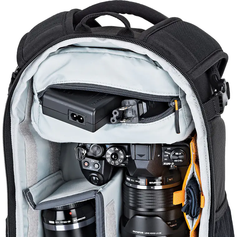 Mochila para cámara Lowepro Flipside 200 AW II Negra 6