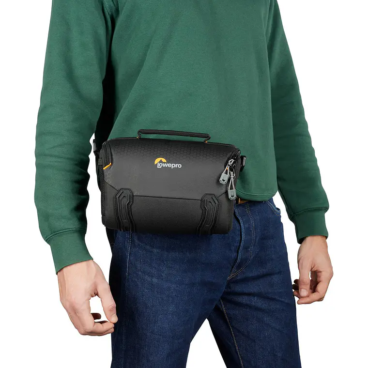Bolso de hombro para cámara Lowepro Adventura SH 140 III 8