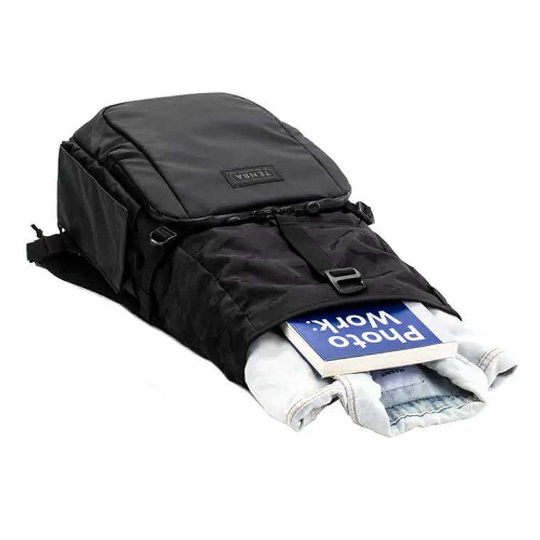 Mochila Tenba Fulton V2 de 10 L - Negro/Camuflaje negro 8