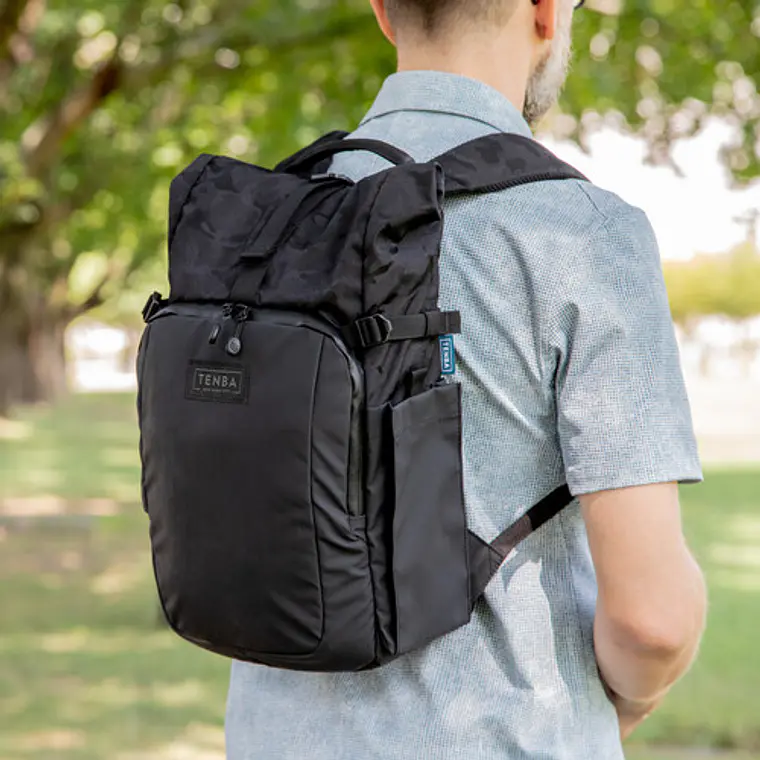 Mochila Tenba Fulton V2 de 14 L - Negro/Camuflaje negro 2