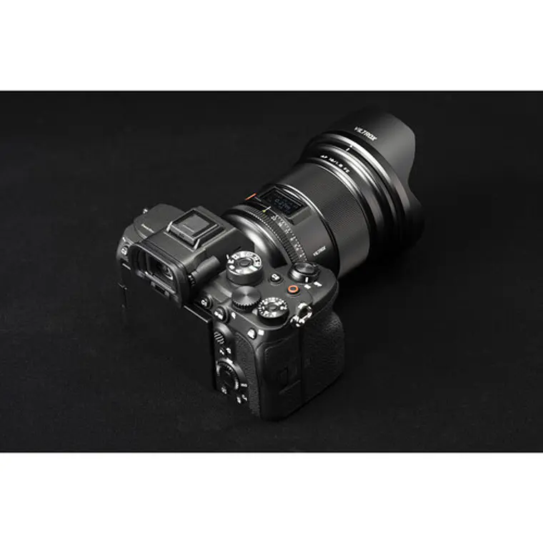 Lente Viltrox AF 16mm f/1.8 FE con Montura Sony E 14