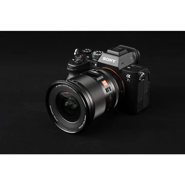 Lente Viltrox AF 16mm f/1.8 FE con Montura Sony E 12