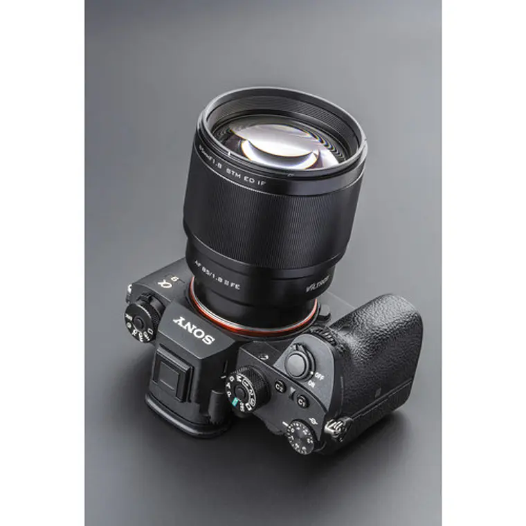 Lente Viltrox AF 85mm f/1.8 FE II con Montura Sony E 2
