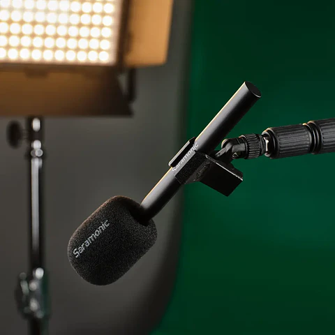 Soporte de mano Saramonic SR-MH1 para micrófono con clip