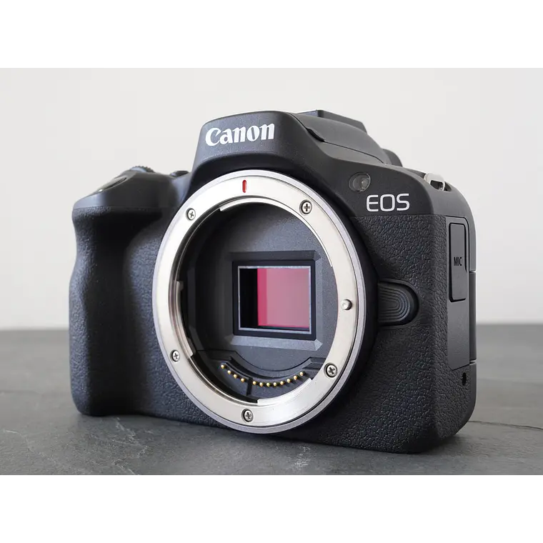 Cámara Canon Mirrorless EOS R50 Body 2
