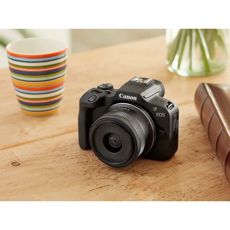Cámara Canon Mirrorless EOS R100 + Lente RF-S 18-45mm f/4.5-6.3 IS STM 2