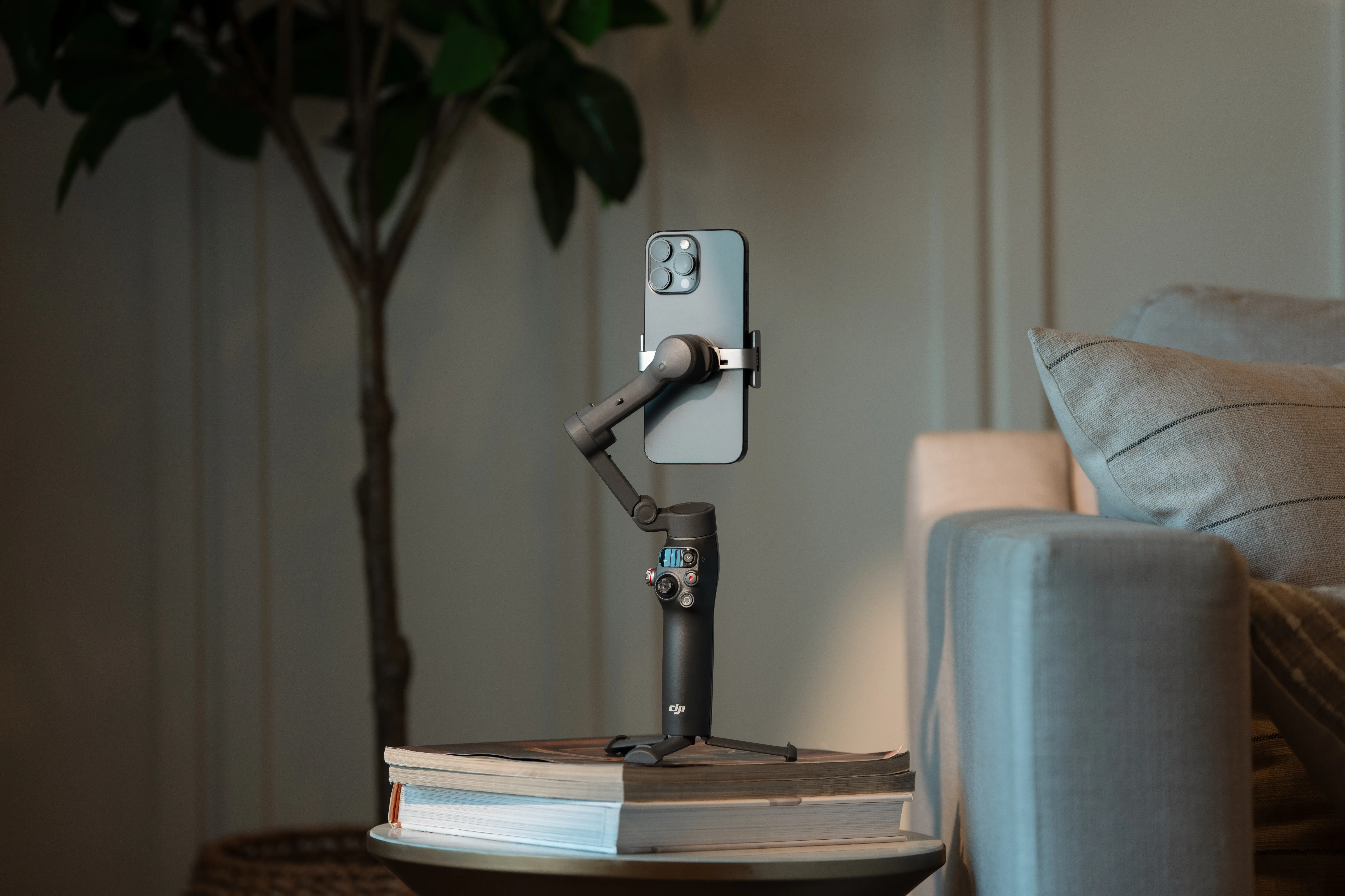 DJI Osmo Mobile 8 11