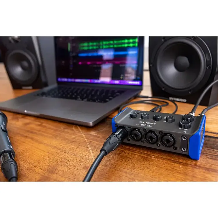 Zoom AMS-44 4x2 USB Interfaz de Audio Para Streaming y Músicos 5