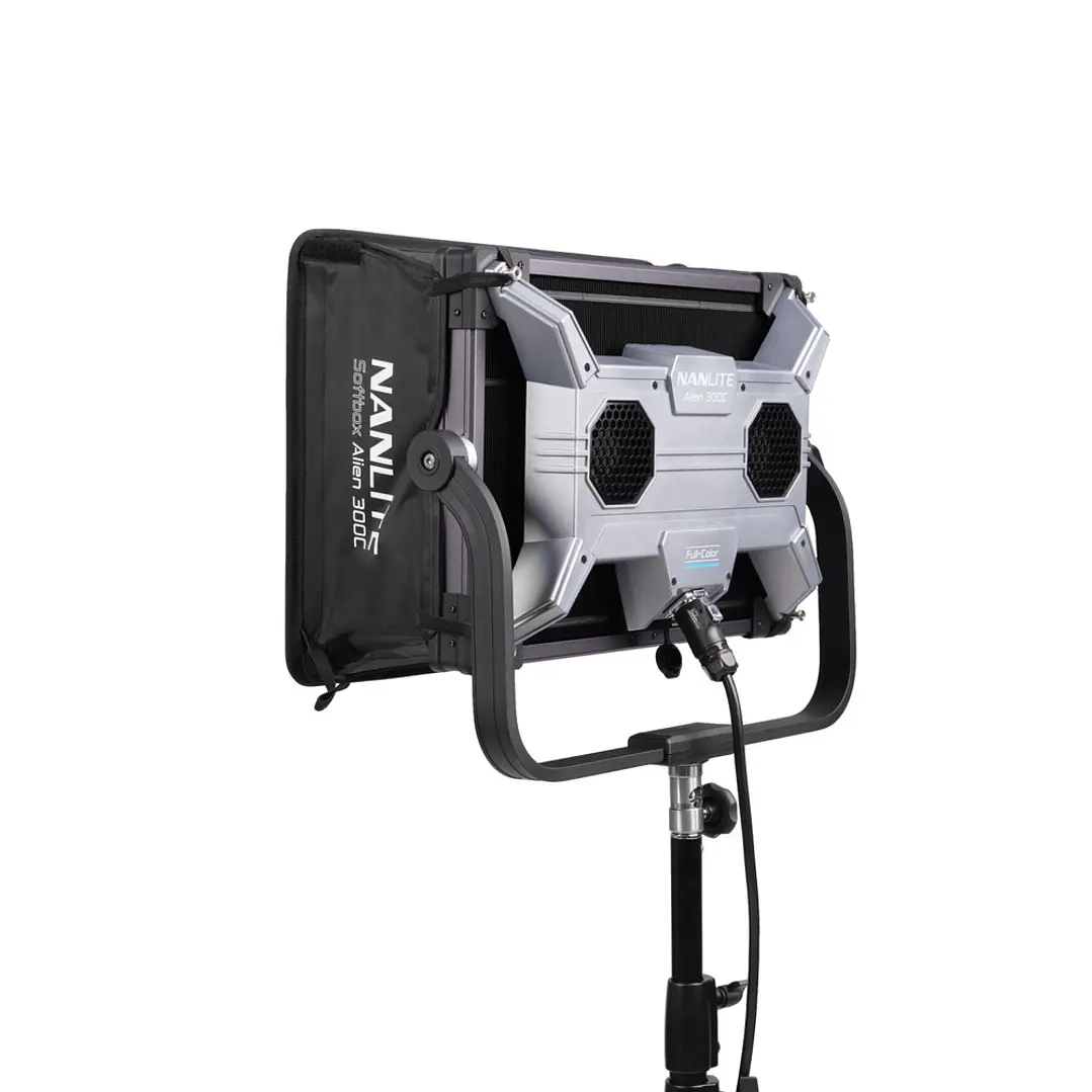 Softbox Nanlite con Grilla para Alien 300C 3