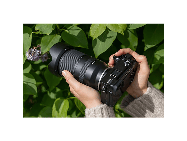 Lente Tamron 18-300mm F/3.5-6.3 DiIII-A VC VXD para Sony