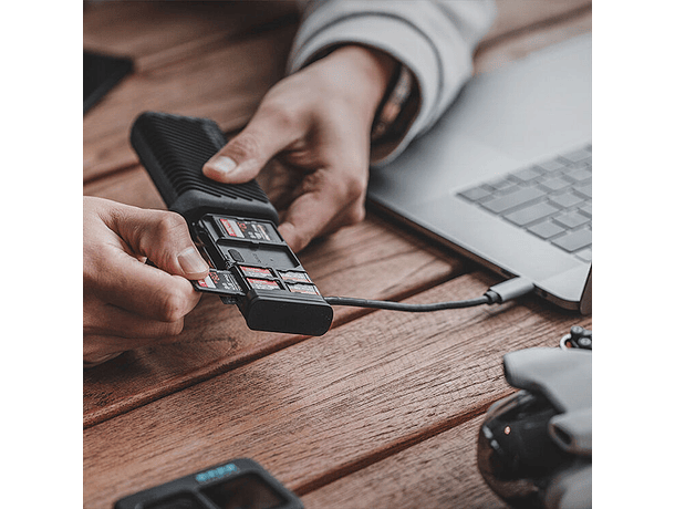 Estuche PGYTECH CreateMate para Lector de Tarjetas