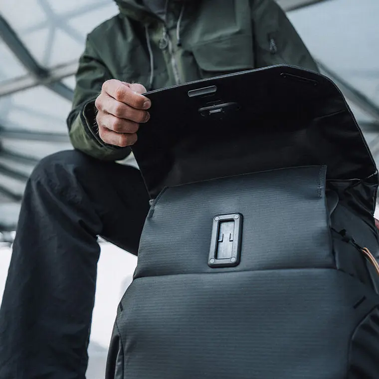 Mochila PGYTECH OneGo 2 de 25 L - Negro Matte 8
