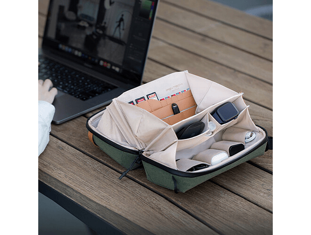 Estuche PGYTECH Mini Tech Organizer - Verde Musgo