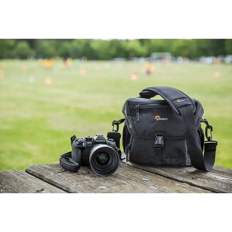 Bolso Fotográfico Lowepro Nova 160 AW II Negro 2