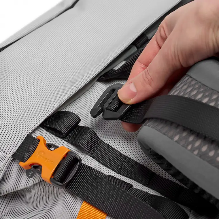 Mochila Fotográfica Lowepro PhotoSport Pro 70L AW III Talla S–M 18