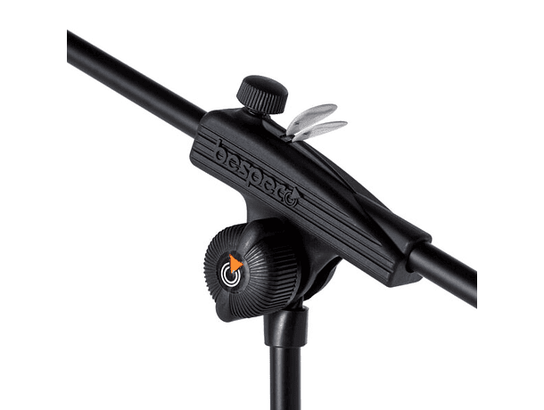 Atril para micrófono profesional Bespeco con porta uñeta