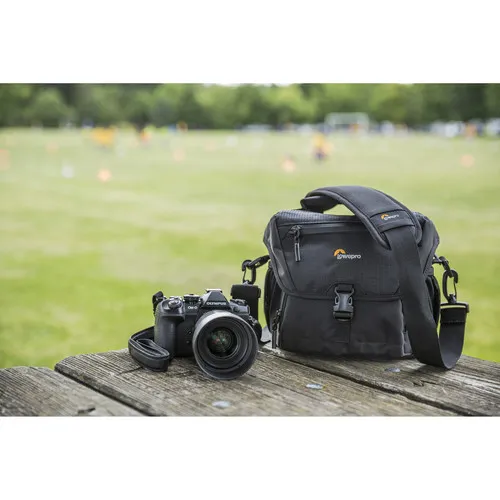 Bolso Fotográfico Lowepro Nova 140 AW II Negro 3