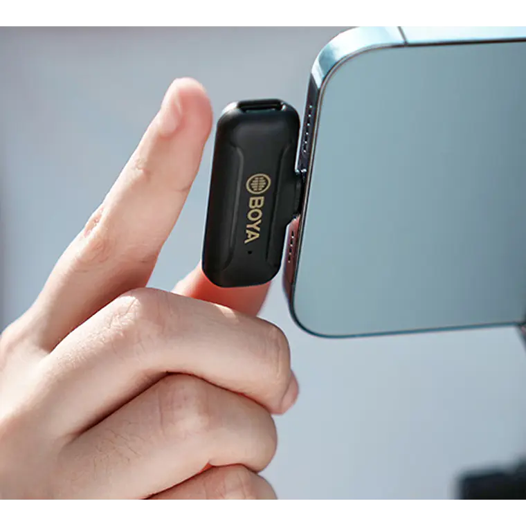 Micrófono Inalámbrico Boya con Conector Lightning y Alcance de 50 Metros 2