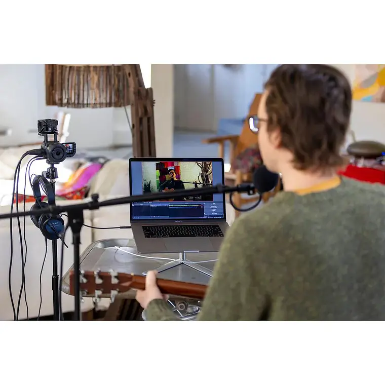 Cámara de Video 4K Zoom Q8n-4K con Captura de Audio Profesional 7