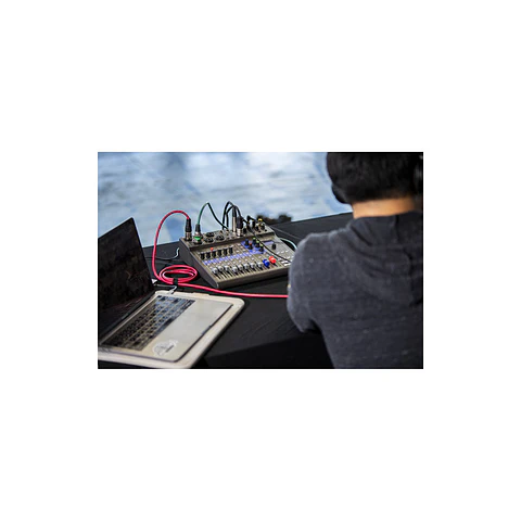 Mezcladora Portátil Zoom LiveTrak L-8 de 8 Canales