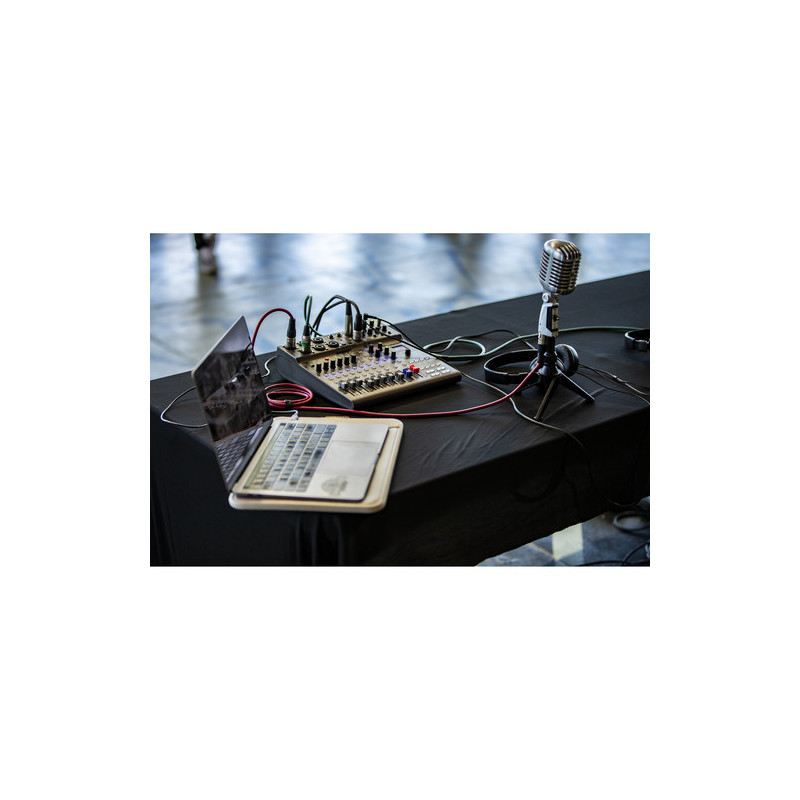 Mezcladora Portátil Zoom LiveTrak L-8 de 8 Canales 3