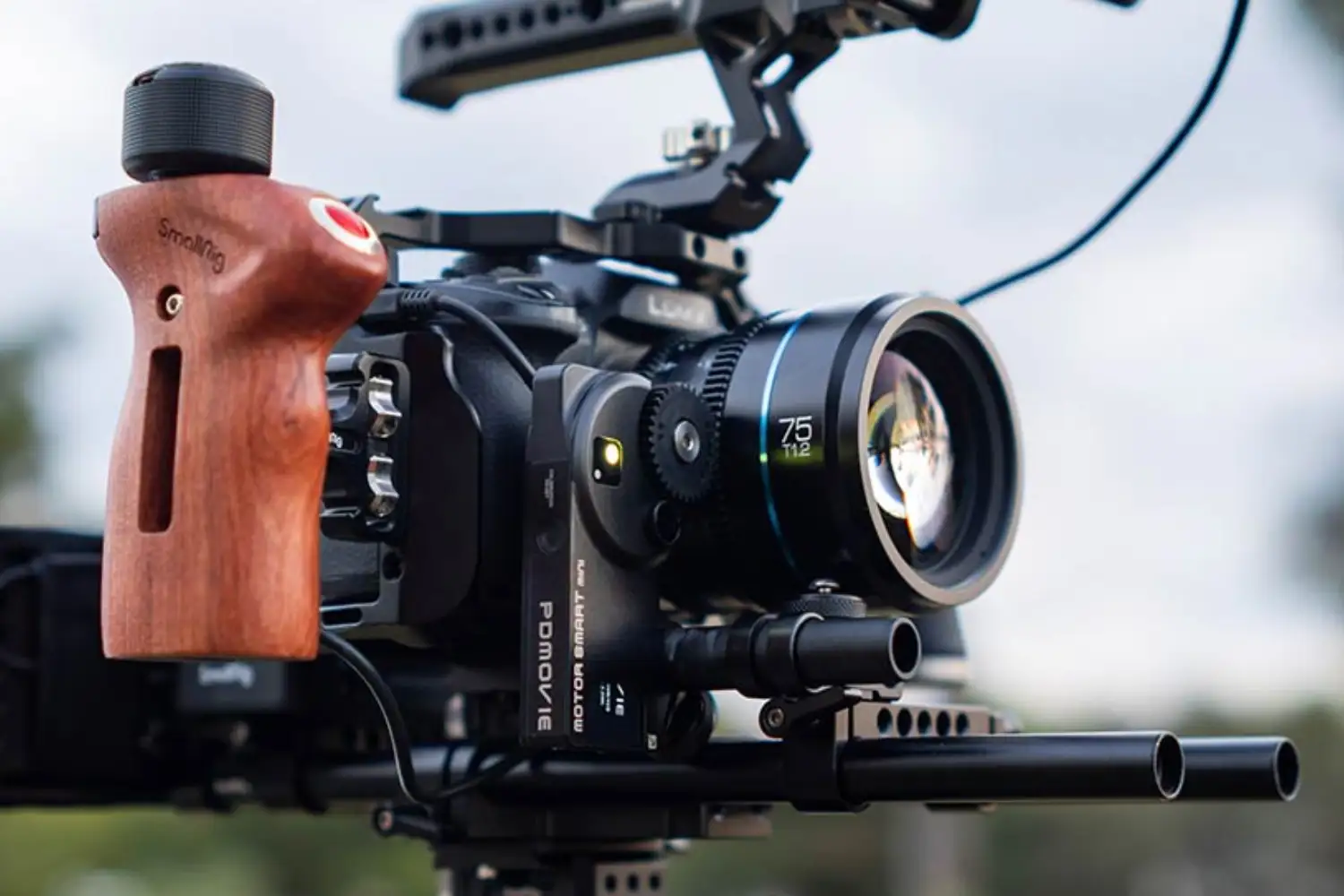 Lente Cine Sirui Night Walker 75 mm Negro con Montura Leica 3