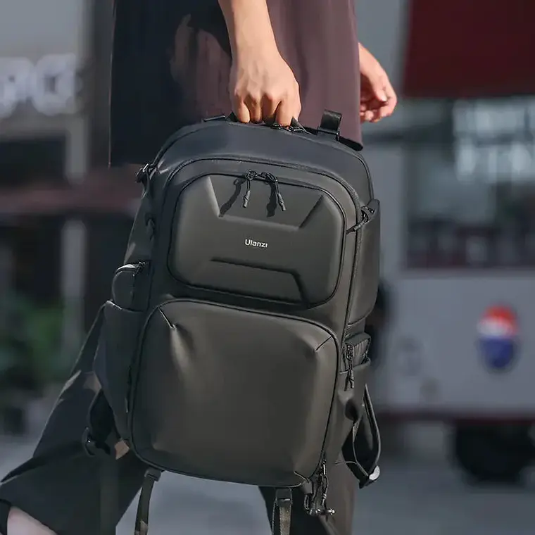 Mochila Ulanzi BP10 Hard Shell - 35L 8