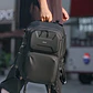 Mochila Ulanzi BP10 Hard Shell - 35L - Miniatura 8