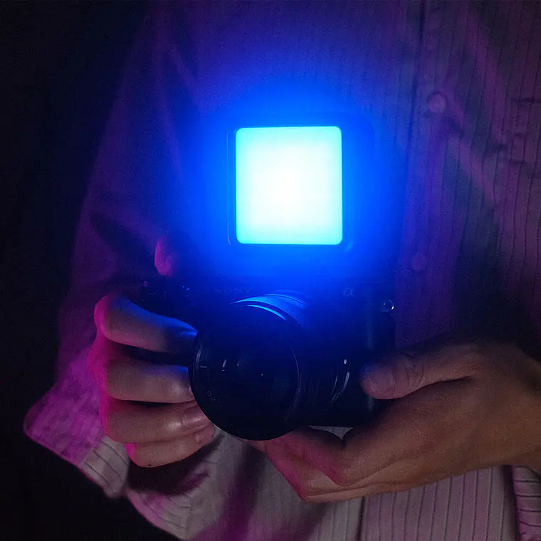 Luz LED RGB Ulanzi VL49 Magnética 9