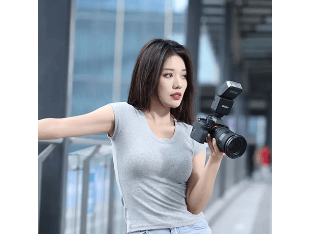 Flash Ulanzi F32 con Batería Recargable