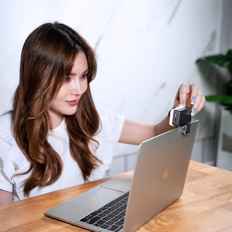 Mini Panel de Luz LED VIJIM CL08 con Soporte de Pinza 2