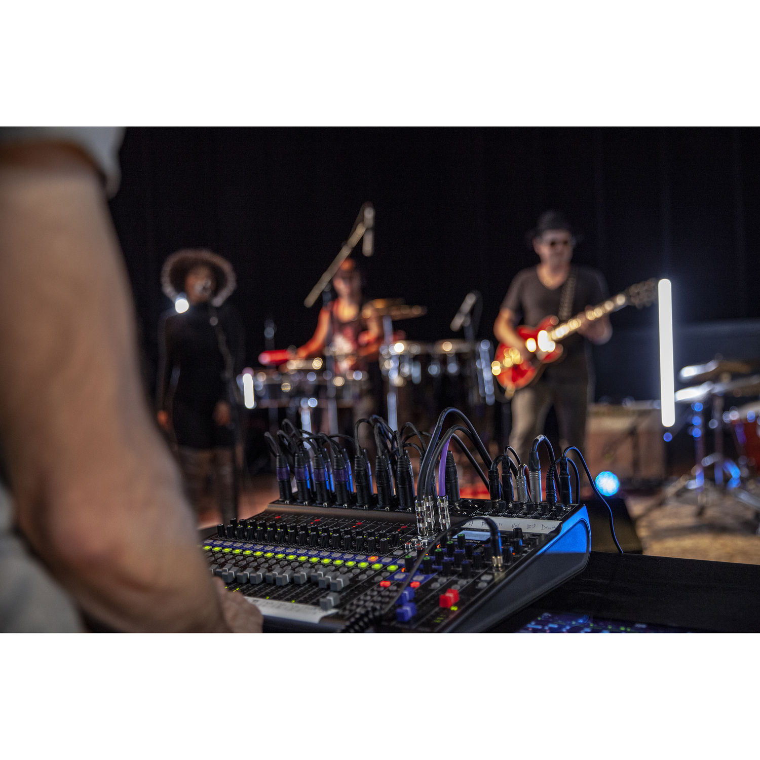 Mezclador Zoom LiveTrak L-20 y Grabador Multipista 7