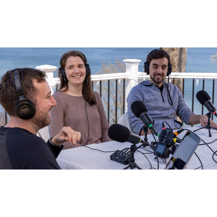 Amplificador Zoom ZHA-4 de Audífonos Portátil 6