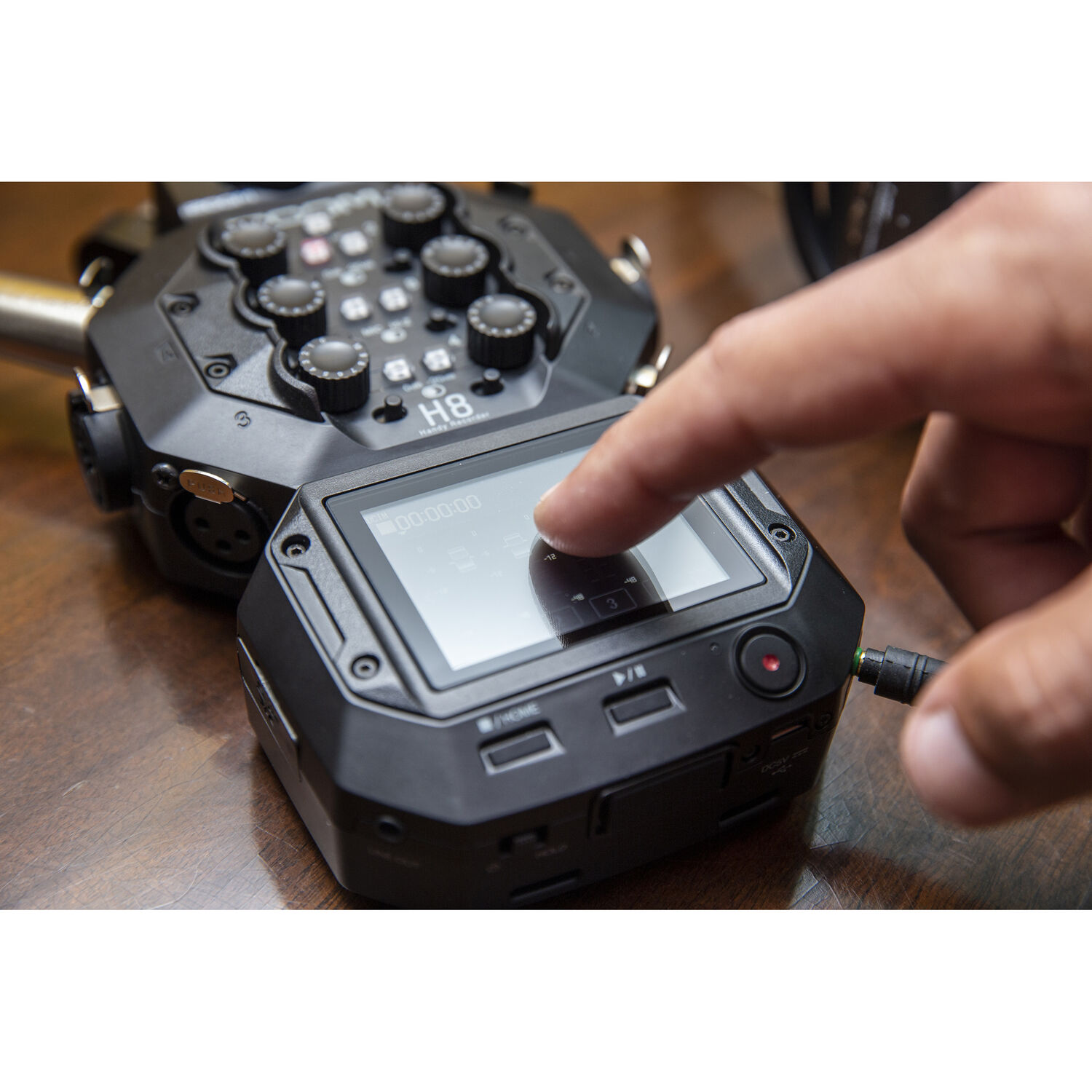 Grabadora Portátil Zoom H8 de 8 Canales 11