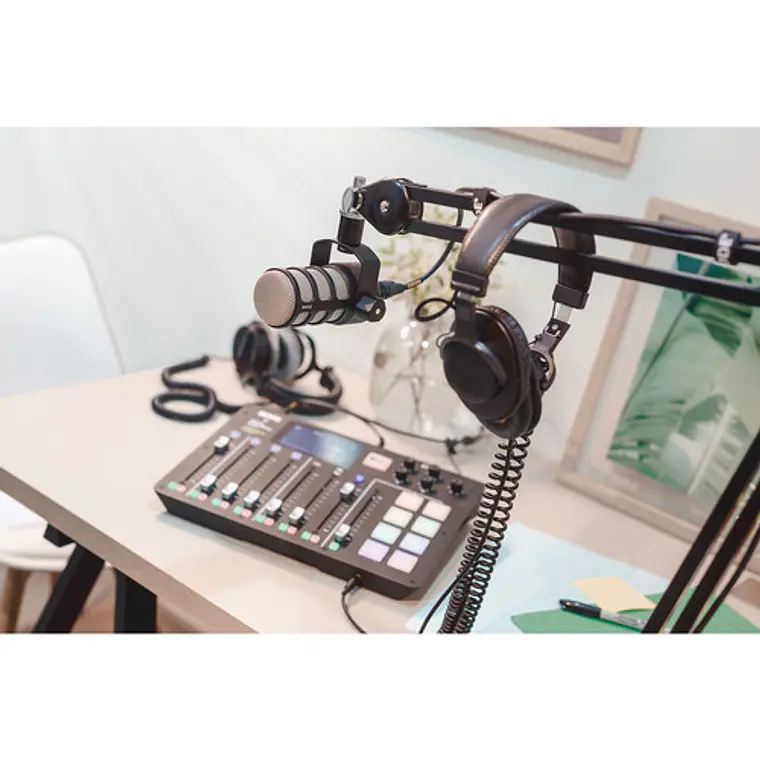 Micrófono Dinámico Rode PodMic para Podcast 10