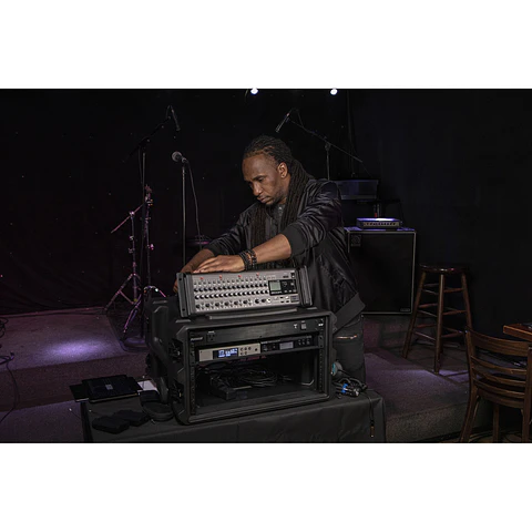 Mezclador/Grabadora Zoom LiveTrak L-20R Digital