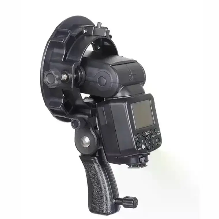 Montura para hasta 5 Flash en Trípode con Montura Bowens Triopo TR-05 4