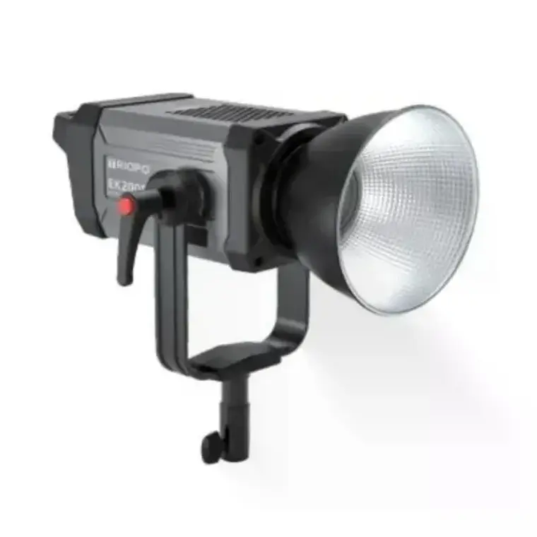 Cañón LED 150 W CRI +97 con Montura Bowens Triopo EK150D 1
