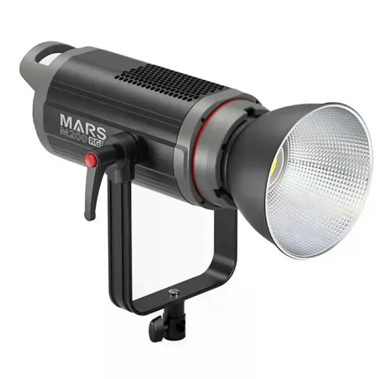 Cañón LED RGB 200 W con 36.000 Colores Triopo M200RGB Mars 3