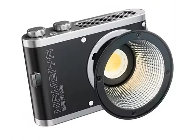 Cañón LED 120 W Liviano y de Diseño Elegante Triopo Mameiya GB100B