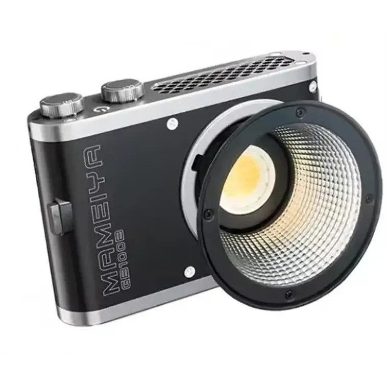 Cañón LED 120 W Liviano y de Diseño Elegante Triopo Mameiya GB100B 1