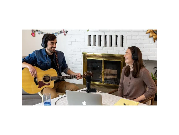 Pack de Podcast con Audífonos y Micrófono USB Zoom ZUM-2PMP