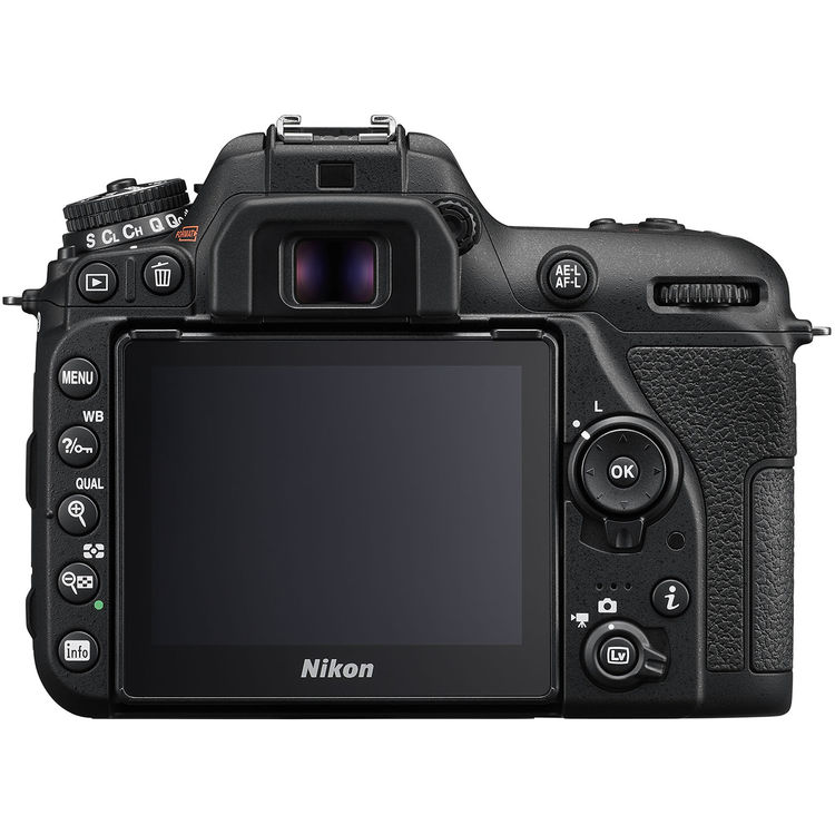 Kit Cámara Nikon D7500 con Lente 18-140 f/3.5-5.6G ED VR 3