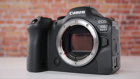 Cámara Canon Mirrorless EOS R6 MKII Body (IMPORTADO)