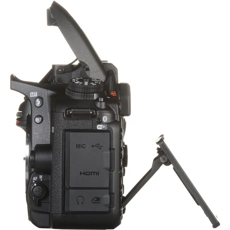 Kit Cámara Nikon D7500 con Lente 18-140 f/3.5-5.6G ED VR (IMPORTADO) 9