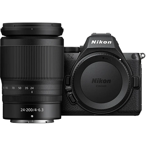 Cámara Nikon Z5 II con Lente 24-200 mm f/4-6.3 VR (IMPORTADO)