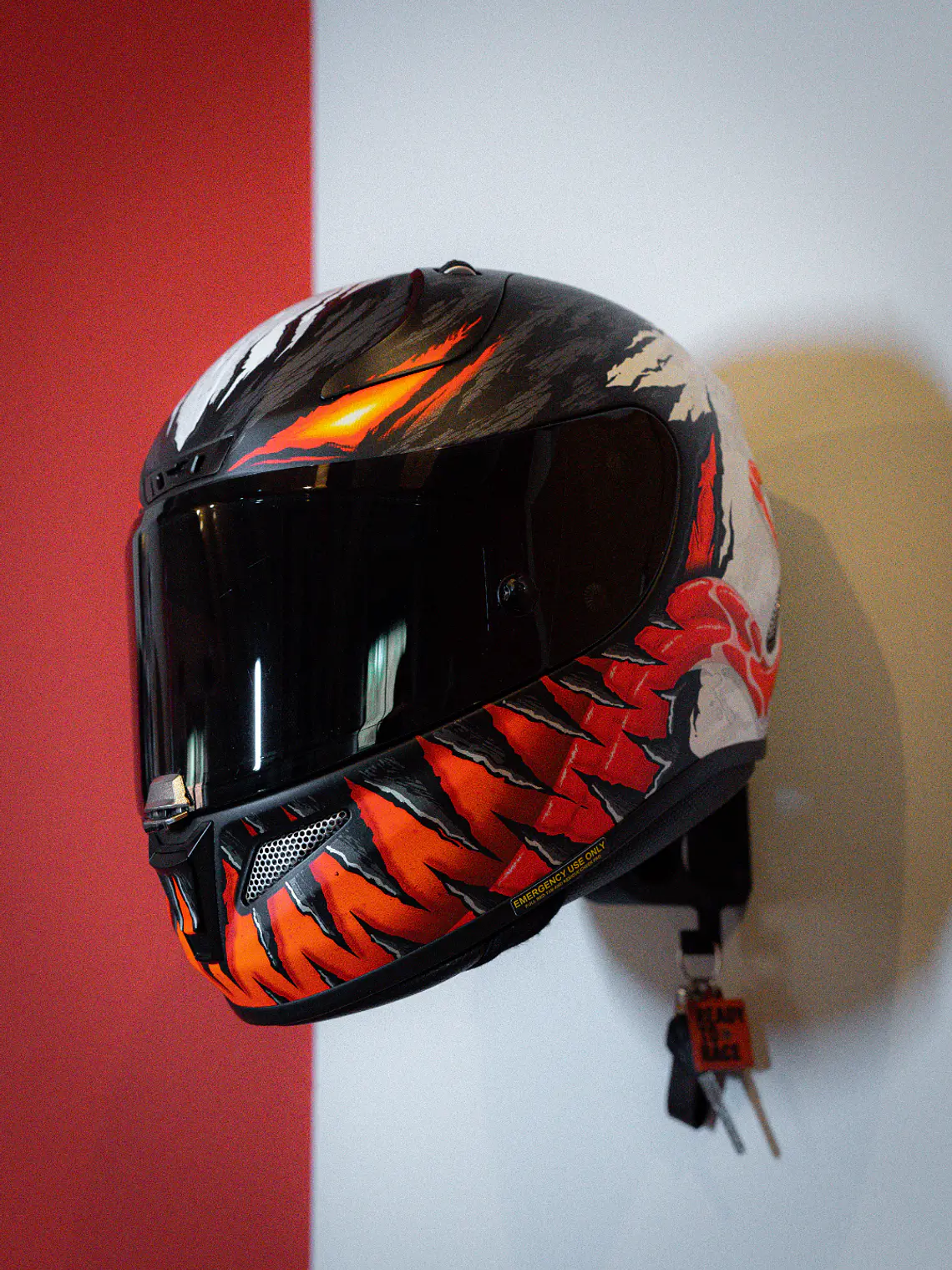Suporte Parede Capacete 1