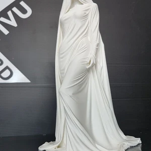 Estátua Entidade Encapuzada
