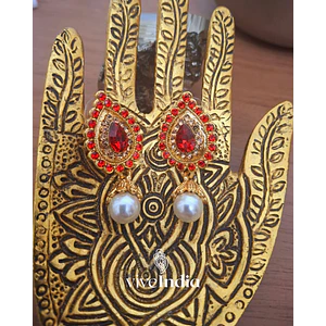 Aros gotas medianas-piedra roja con perla blanca