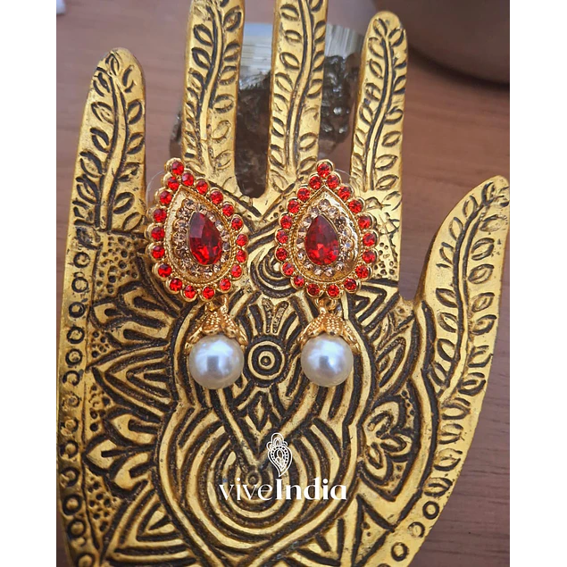 Aros gotas medianas-piedra roja con perla blanca